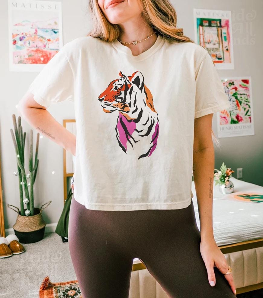 subtle lesbian | pride crop top | gay crop top | lesbian subtle | femme lesbian | lesbian fashion | lesbian top | funny lesbian | sapphic